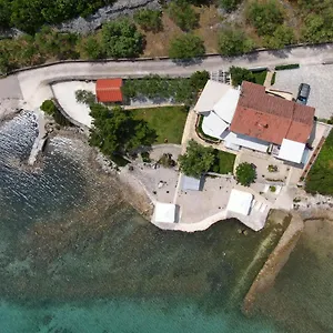 Sandra I Davor Lonic Apartment